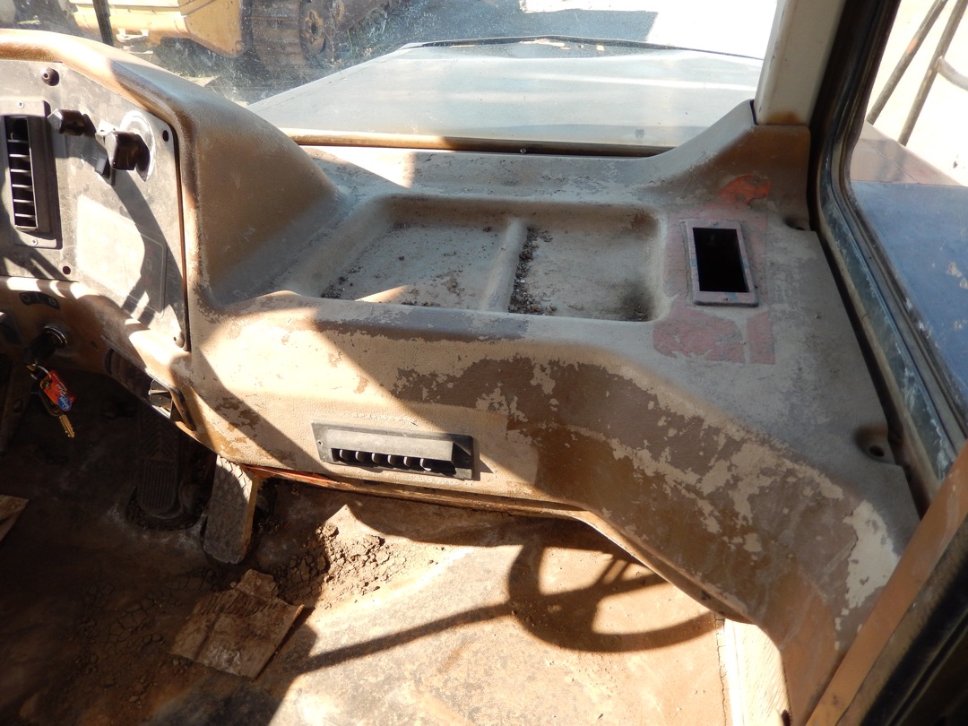 1997 CATERPILLAR D250E - Image 40